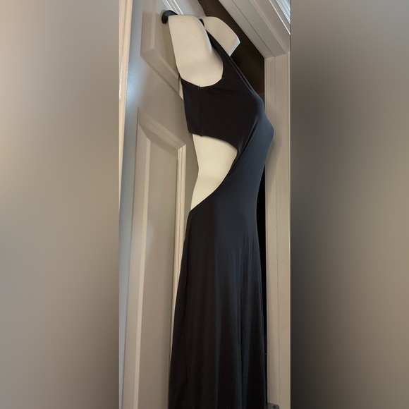 SOLD❗️❗️ NWT: SKIMS - CUT OUT OPEN BACK LONG DRESS: FITS EVERY BODY - Picture 5 of 10
